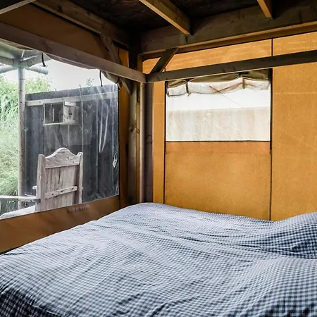 Luxury tent Charming Woodlodge