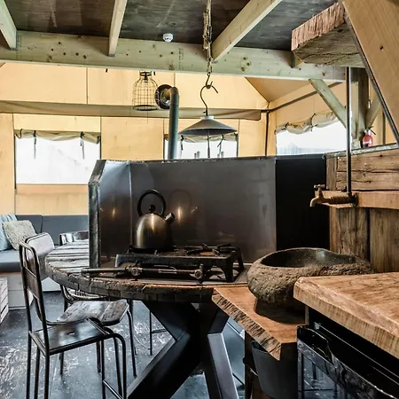 Charming Woodlodge Luxury tent *