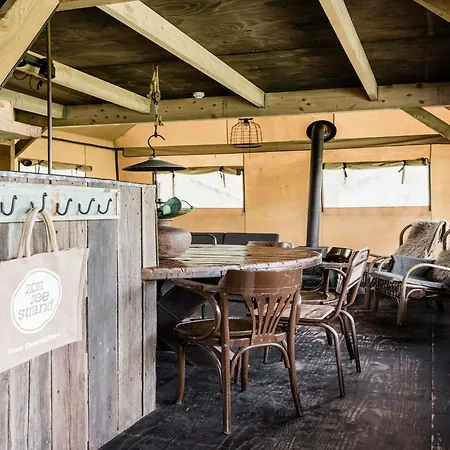 Campo de lujo Charming Woodlodge *