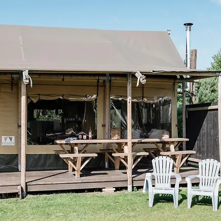 Charming Woodlodge Luxury tent